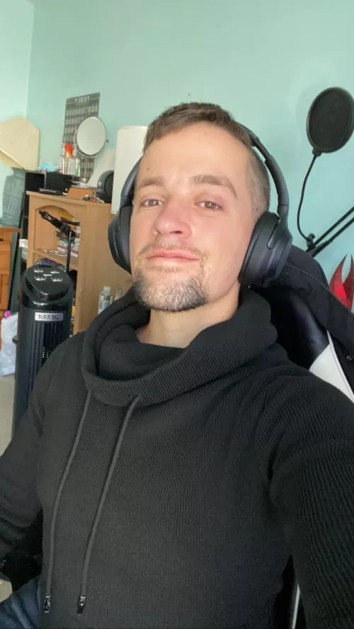 Thanking the heavens above for the heat but I will miss sweater weather a bit. It's easier to keep my rig cooler during those times too!