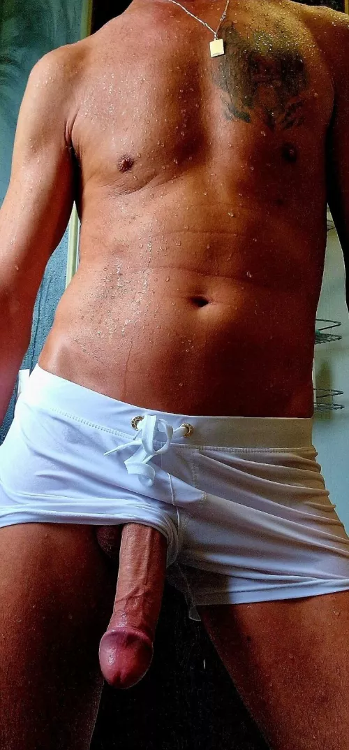 these shorts ain't fitting properly 🙃