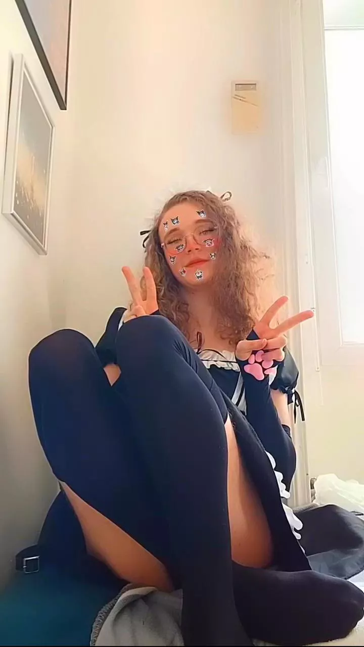 Who need a cat maid ?🖤