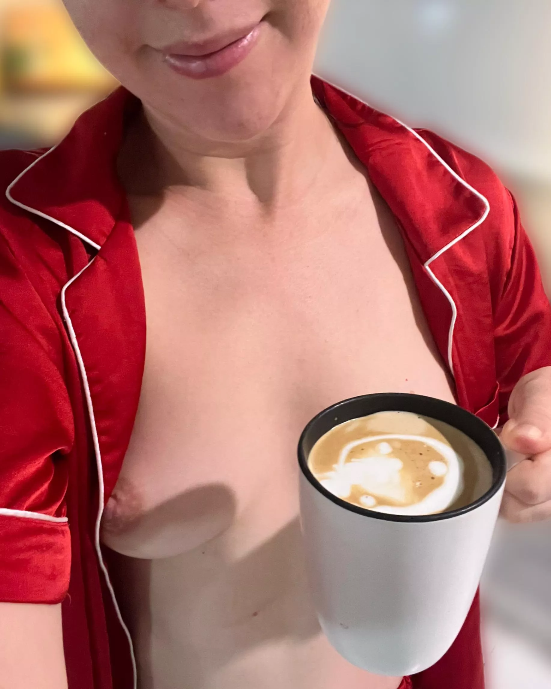 Working from home today 💋