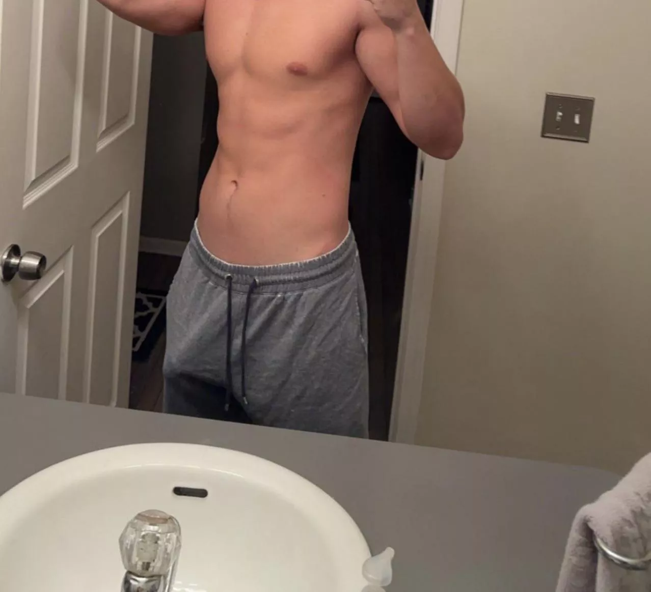 22 bwc lookin for hung Latin bros to trade with. Big Dick’s only 👻chadl0603