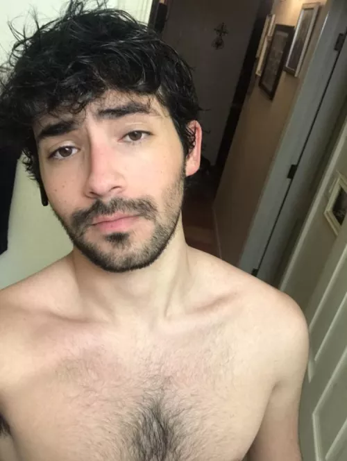 23 M TX, looking for a longterm bromance with another masc guy. Around my age or older, must show face. Hmu: dramire523