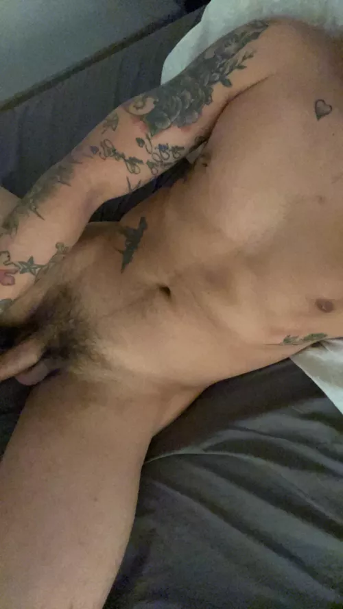25 I need a real slut rn hmu
