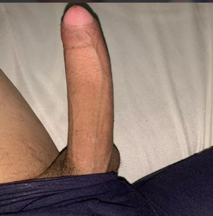 25 yr old hirny after work. 18-35 no overweight please. Lopez1234232