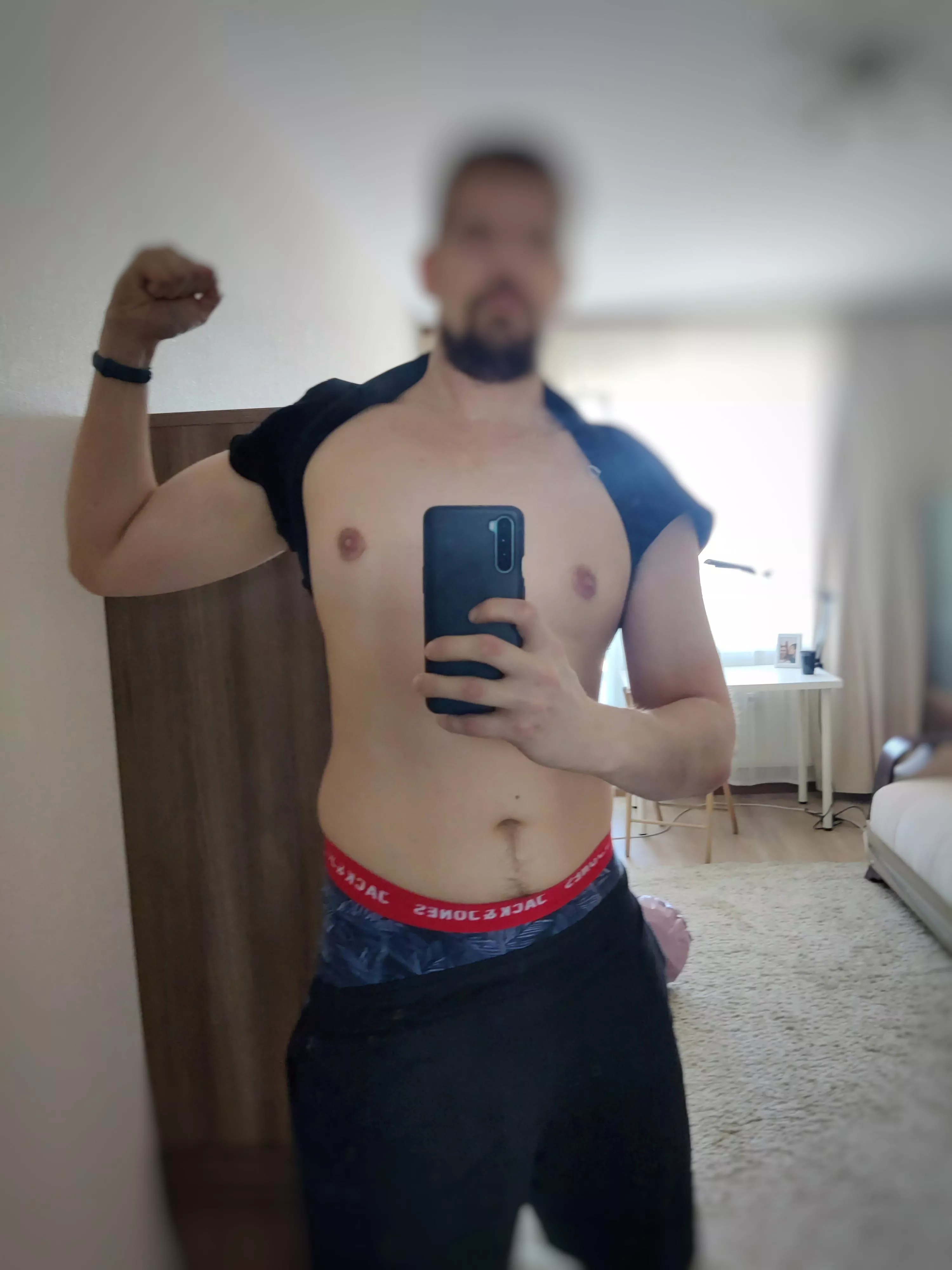 28, canmanbe, I also posses huge dick, slavic bros+, vocal brits+, everyone else++