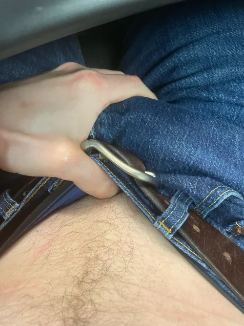 29 straight fit bro bored af and horny at work. HMU with ASL and pic. Verbal+++ fit++ Joshhan12