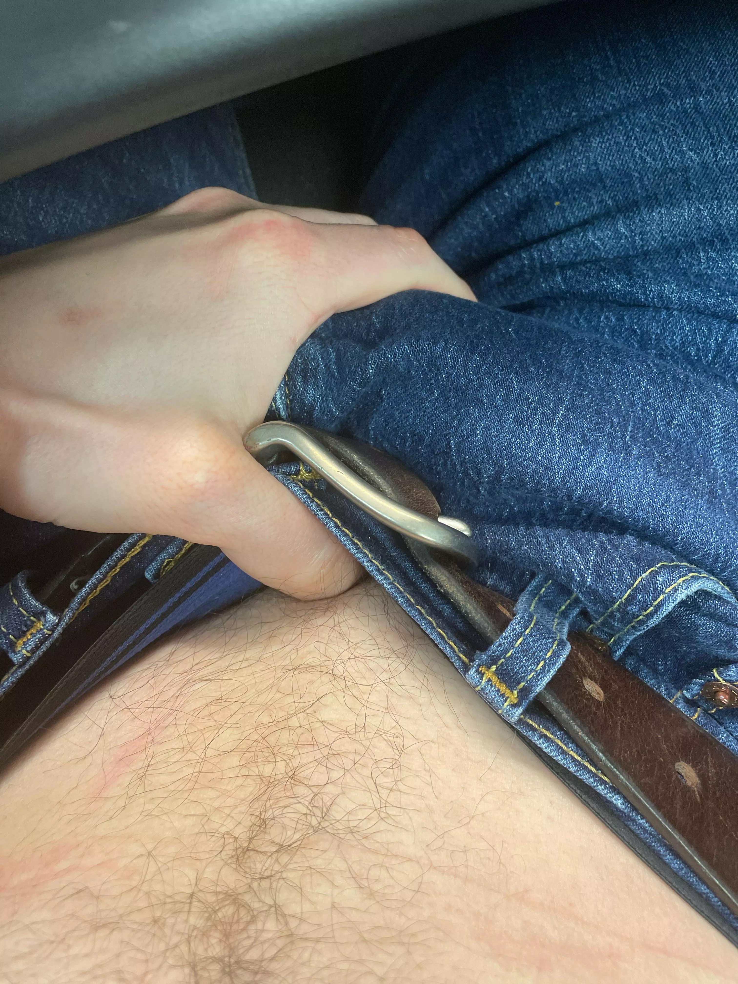 29 straight fit bro bored af and horny at work. HMU with ASL and pic. Verbal+++ fit++ Joshhan12