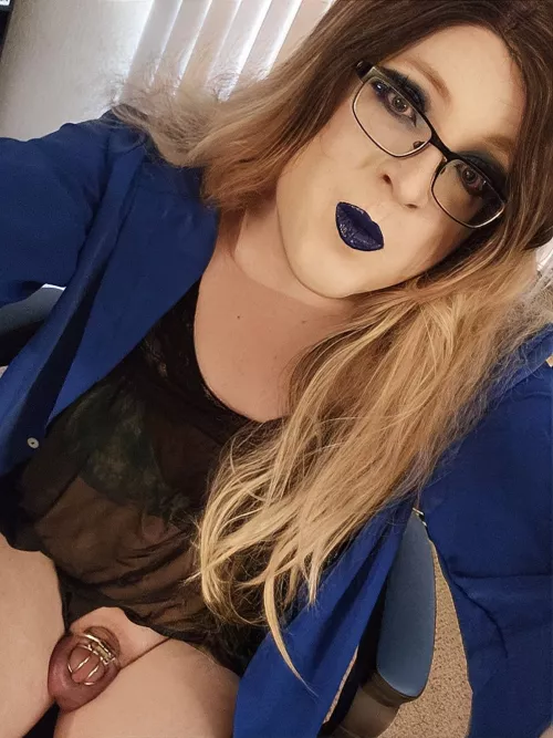 Caged and plugged like a good girl should be 💙