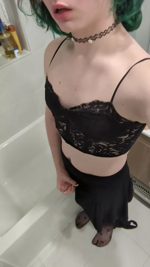 Do you like trans girl with cute feet 💕oc