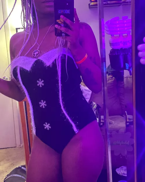 Don’t go kissing Mrs, Klaus