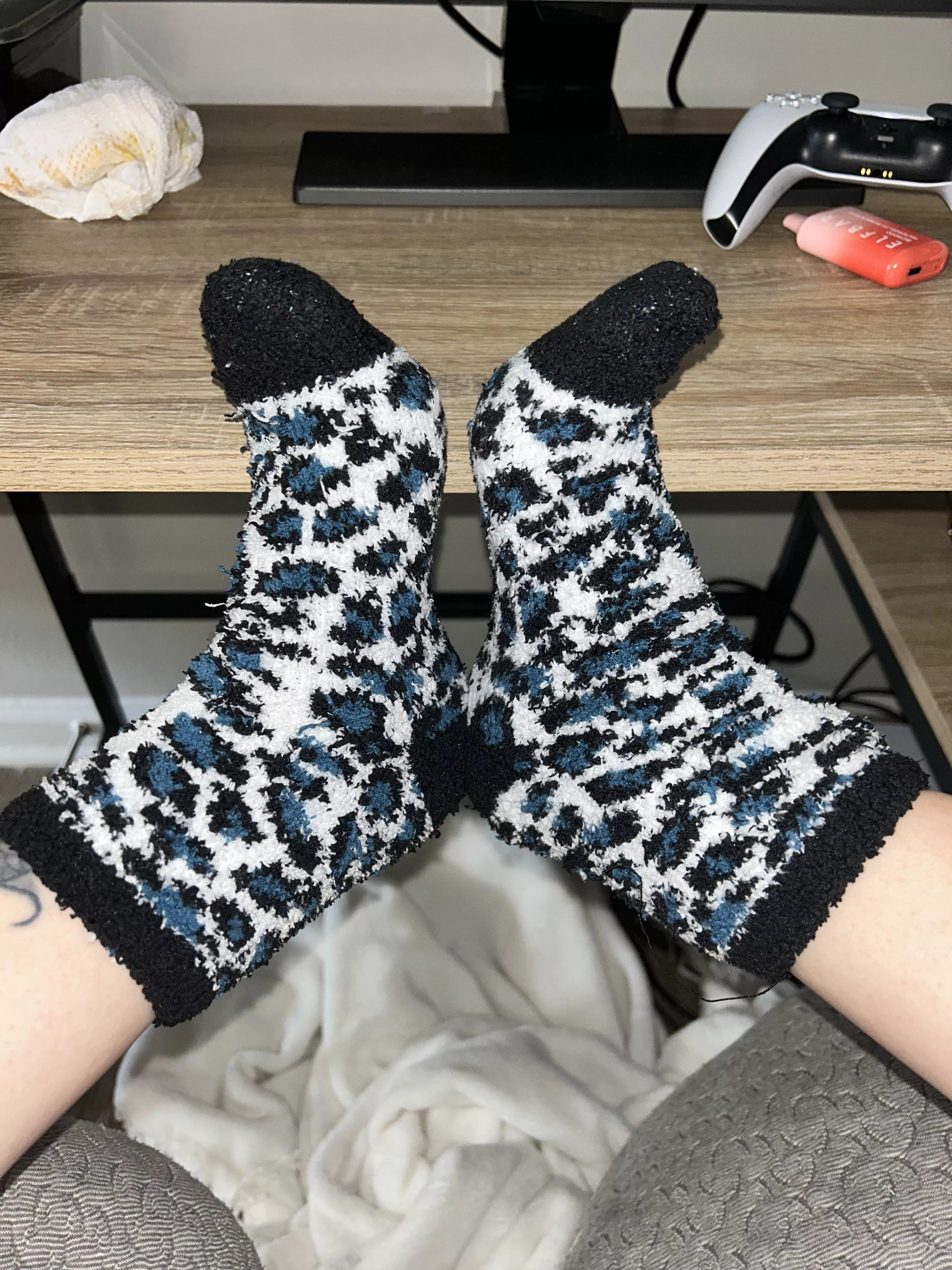 [F] once I send you my fuzzy sock pics, you’ll be on your knees forever