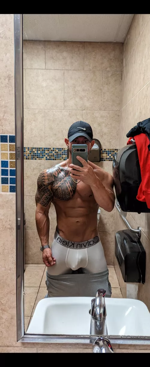 Fun fact, I only wear underwear at the gy[m]