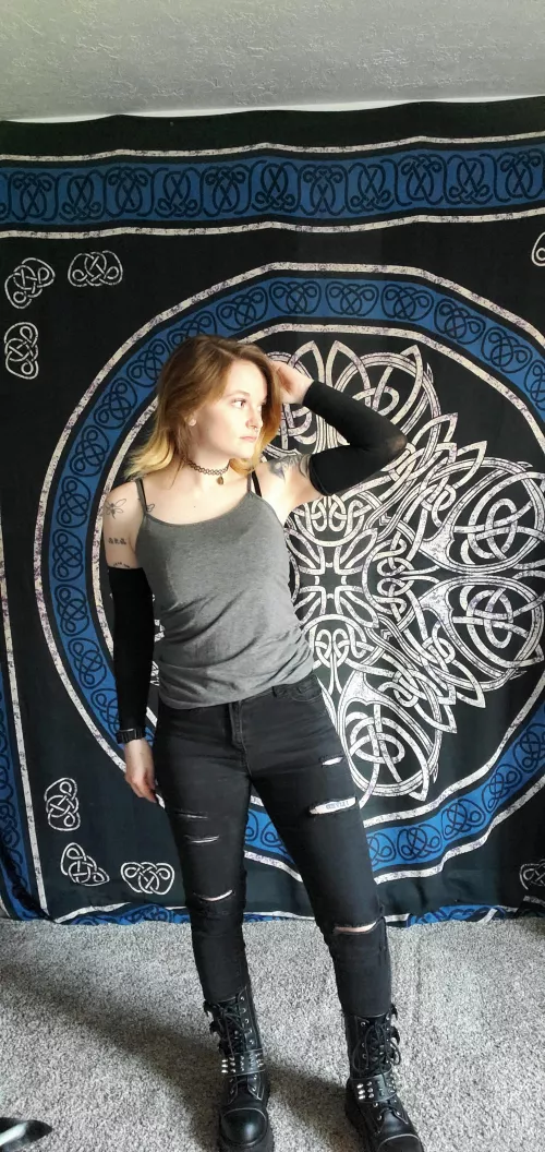 I know it's not naked but it's cute