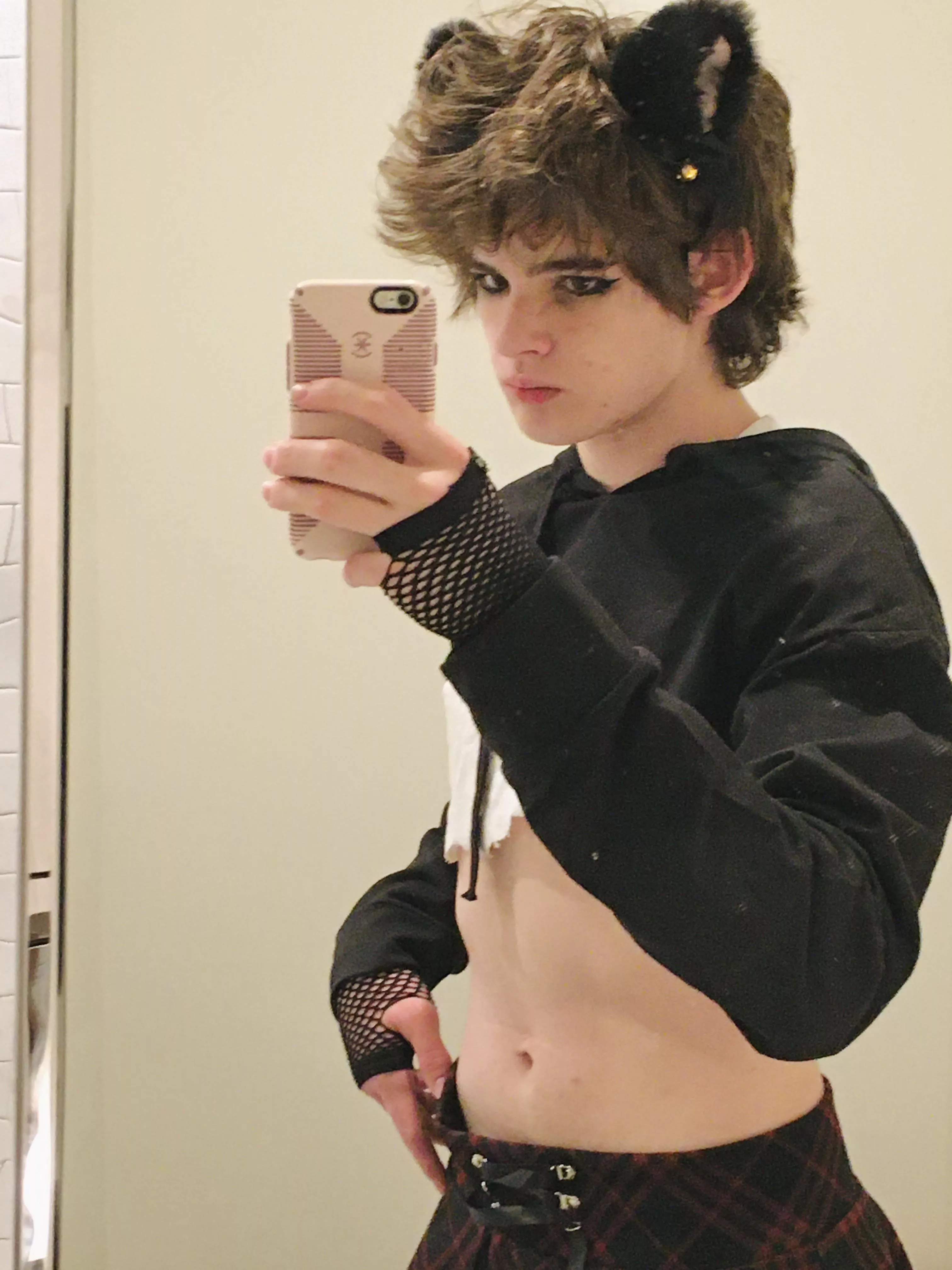 I love crop tops :) (sorry for terrible camera quality)