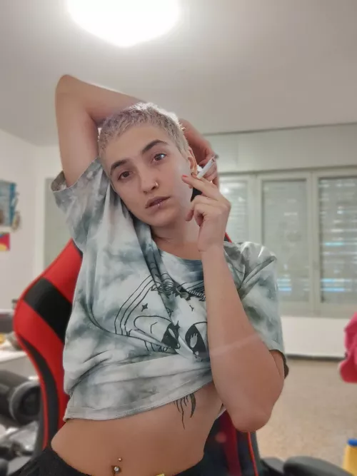 I want to smoke naked for you