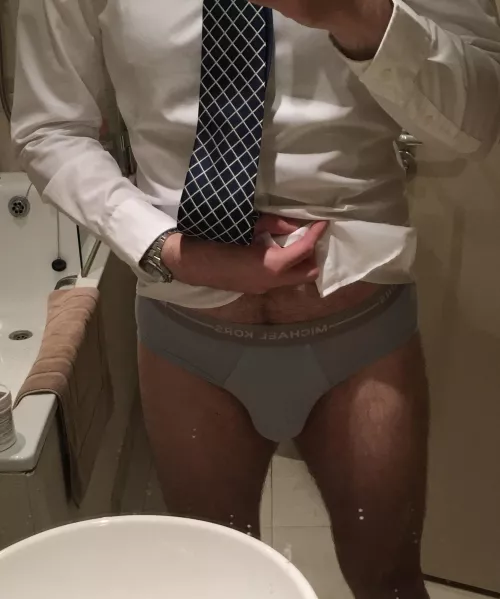 Light blue briefs for the second day in a row. Different brand today though as I went for Michael Kors. I’ve said this before, but it’s a shame MK briefs aren’t available in Europe.