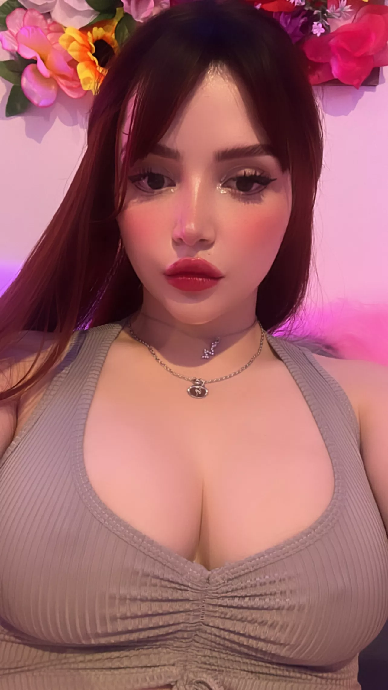 Massage my breasts and I’ll 69 you in return. Fair deal?