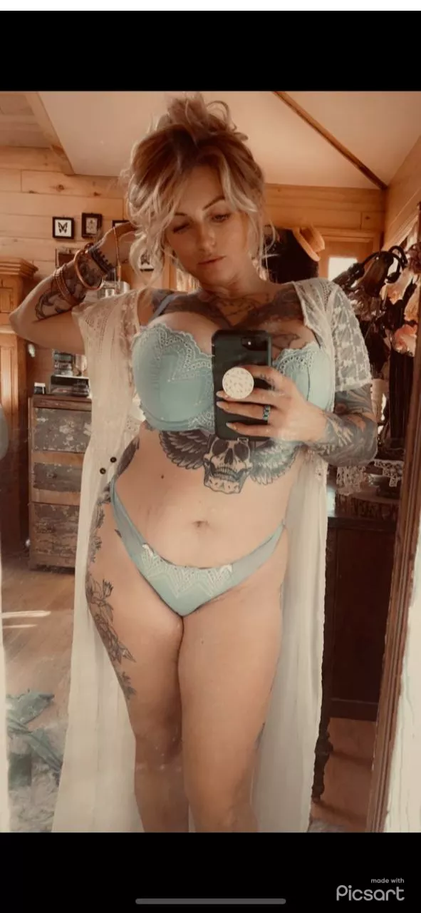 my boobs are gunna burst through this bra