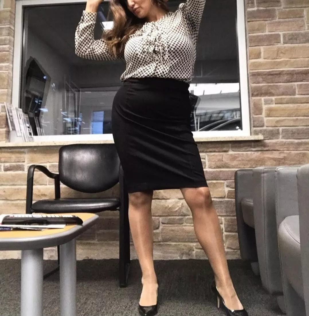 Office look with cdr tights ✨