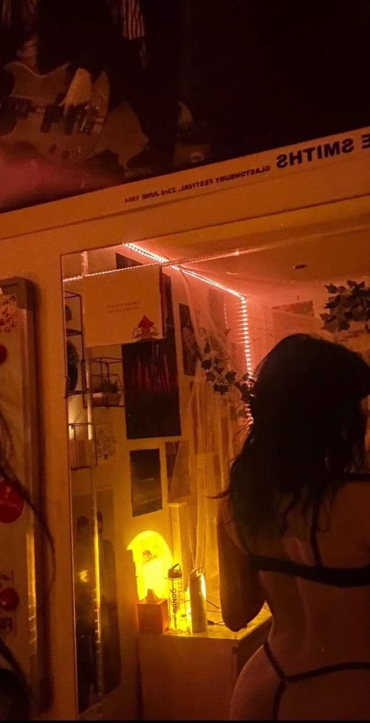 Older guys turn me on ;)