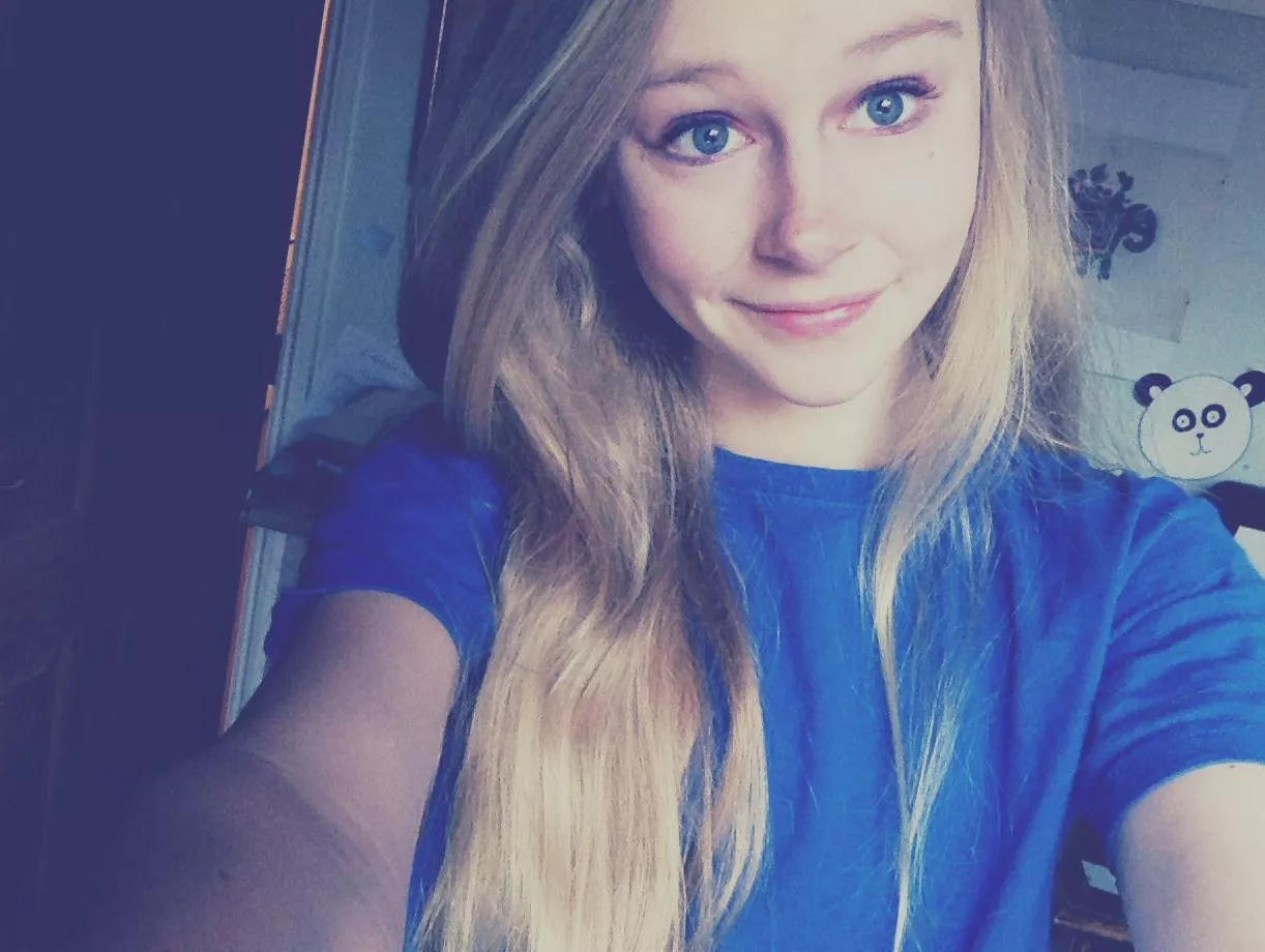 Pwetty please can I worship your cock daddy?