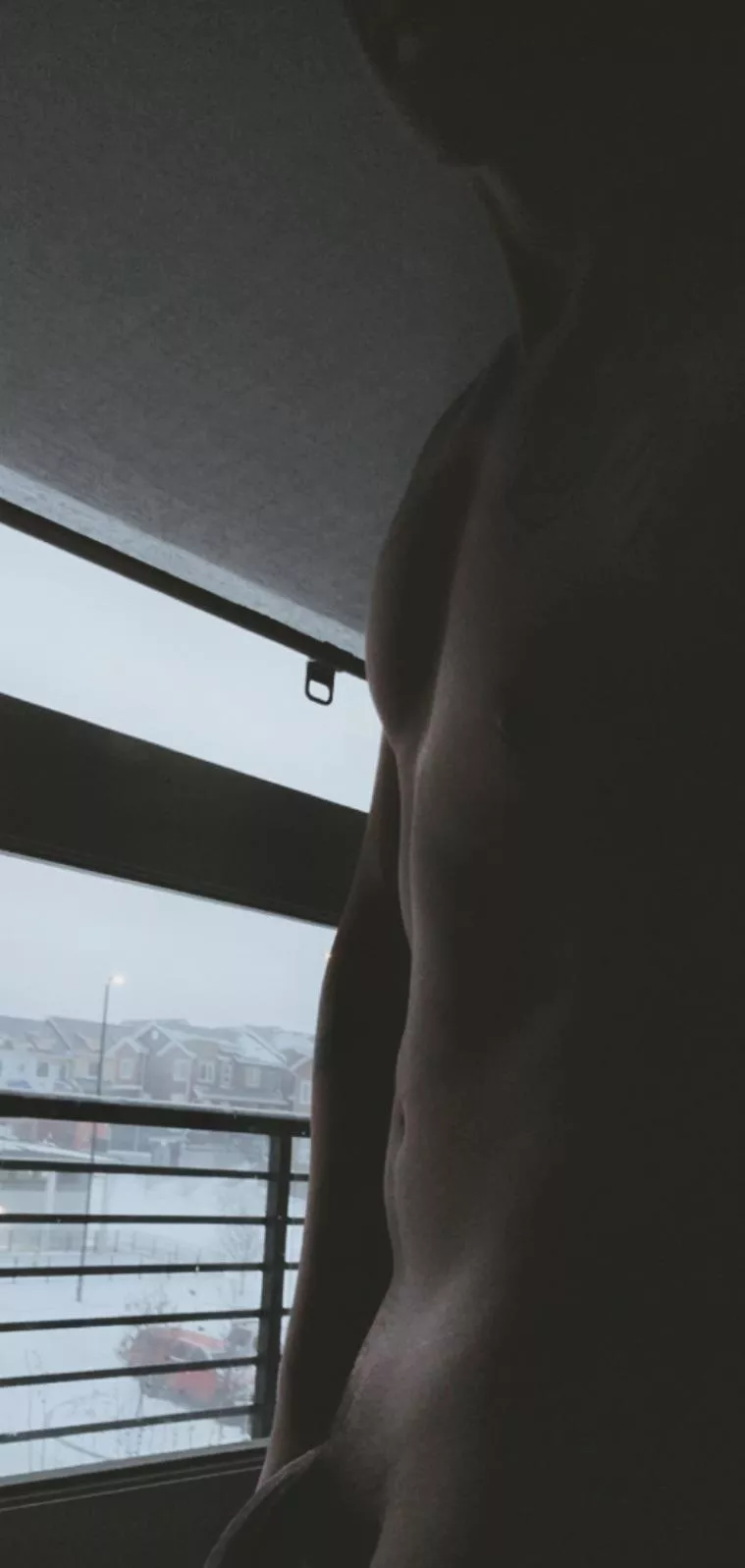 should put clothes on, cold and foggy mornin’ here 🥶🥶🥶