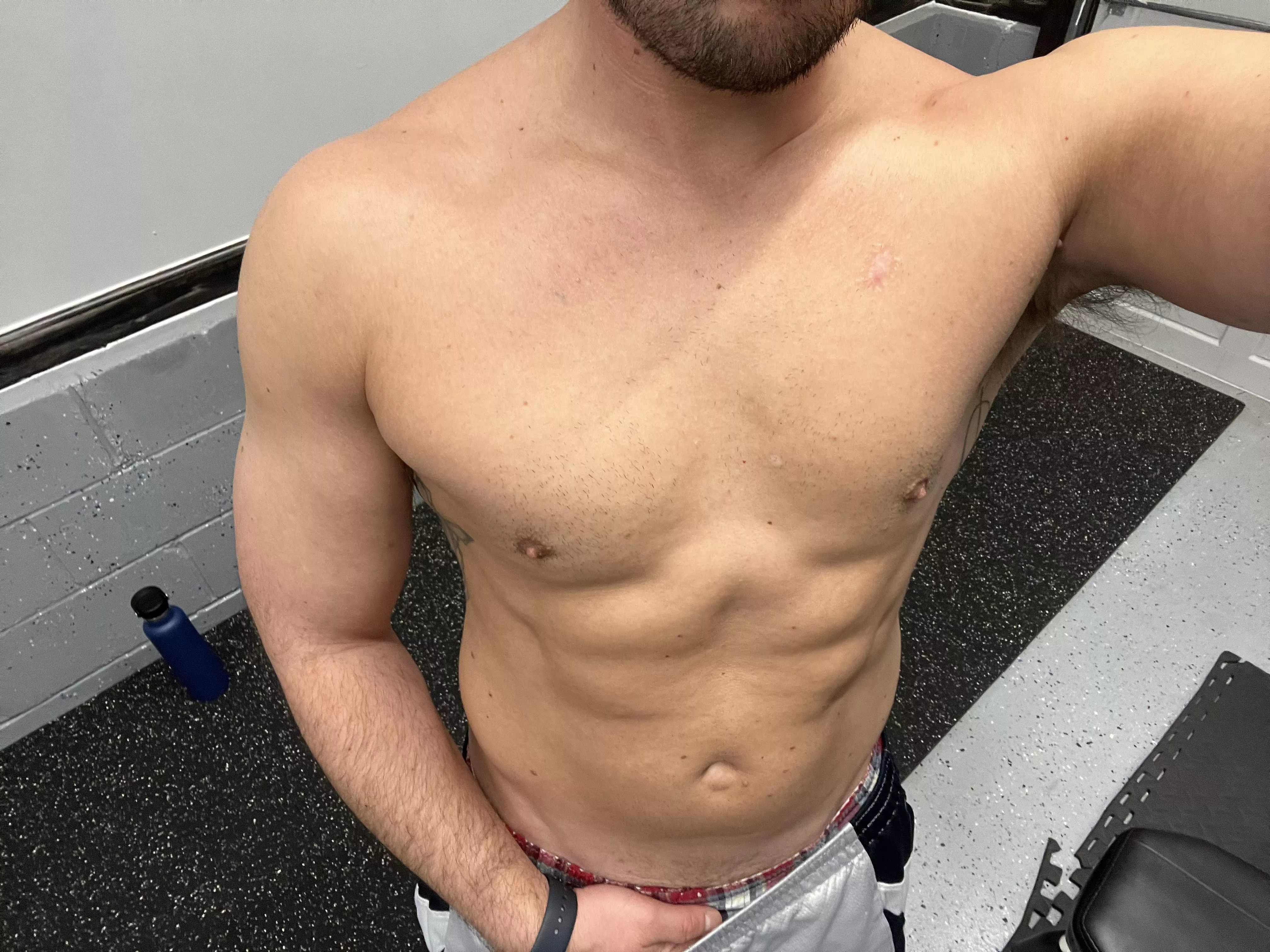 Spotter wanted for chest day 😜 [m]