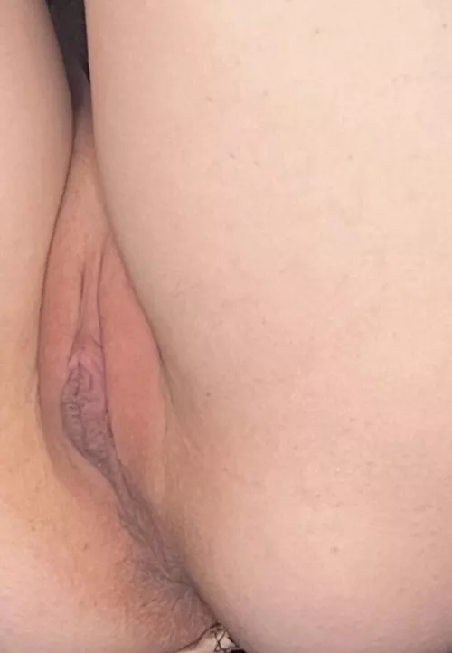 This bitch needs attention🥵🤤