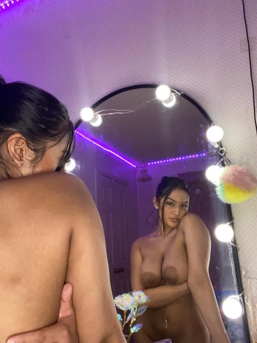 We love a good mirror selfie.