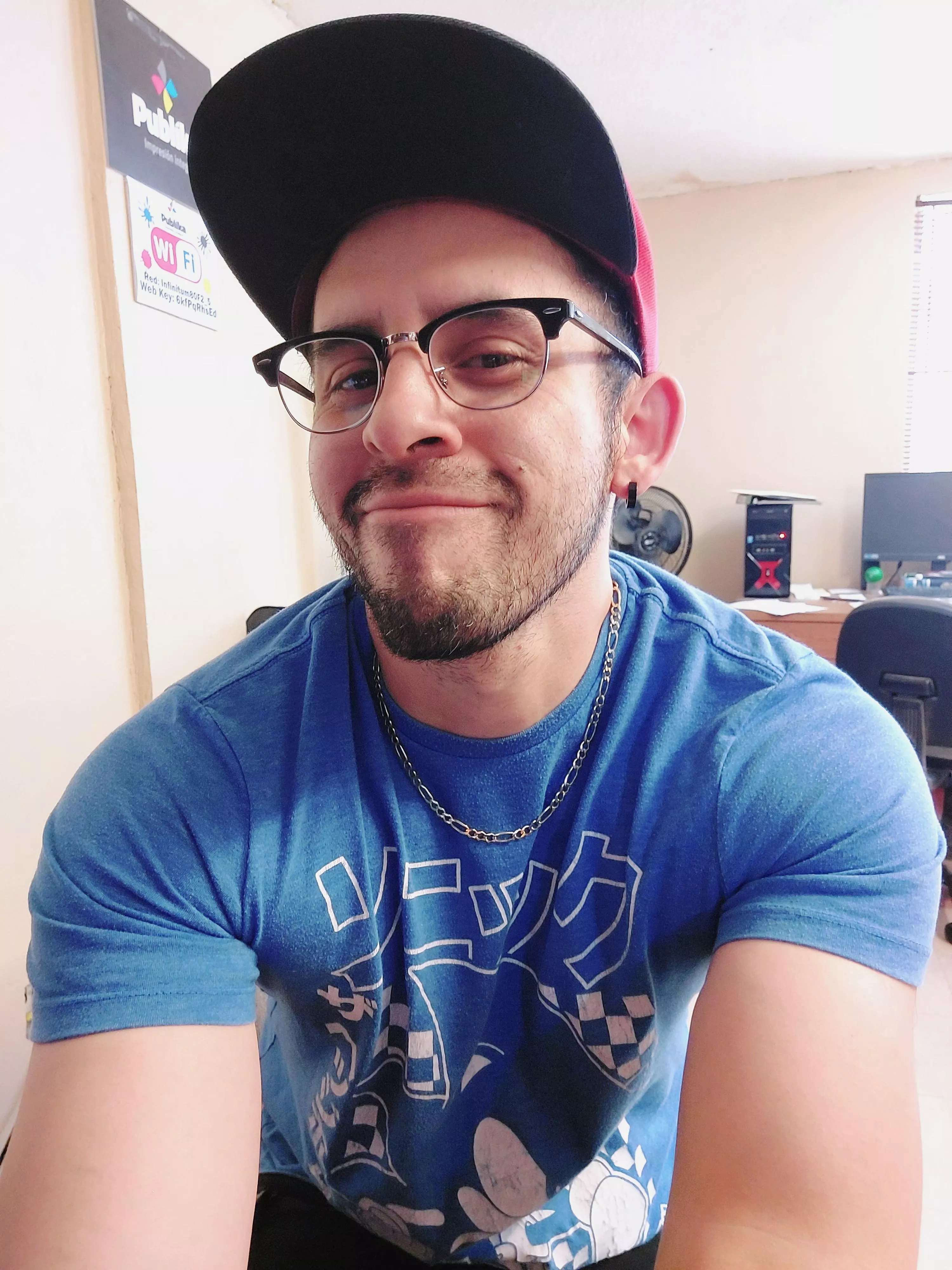 Wednesday!! Can you guess my t-shirt?? (36) gaymers here have a nice day!