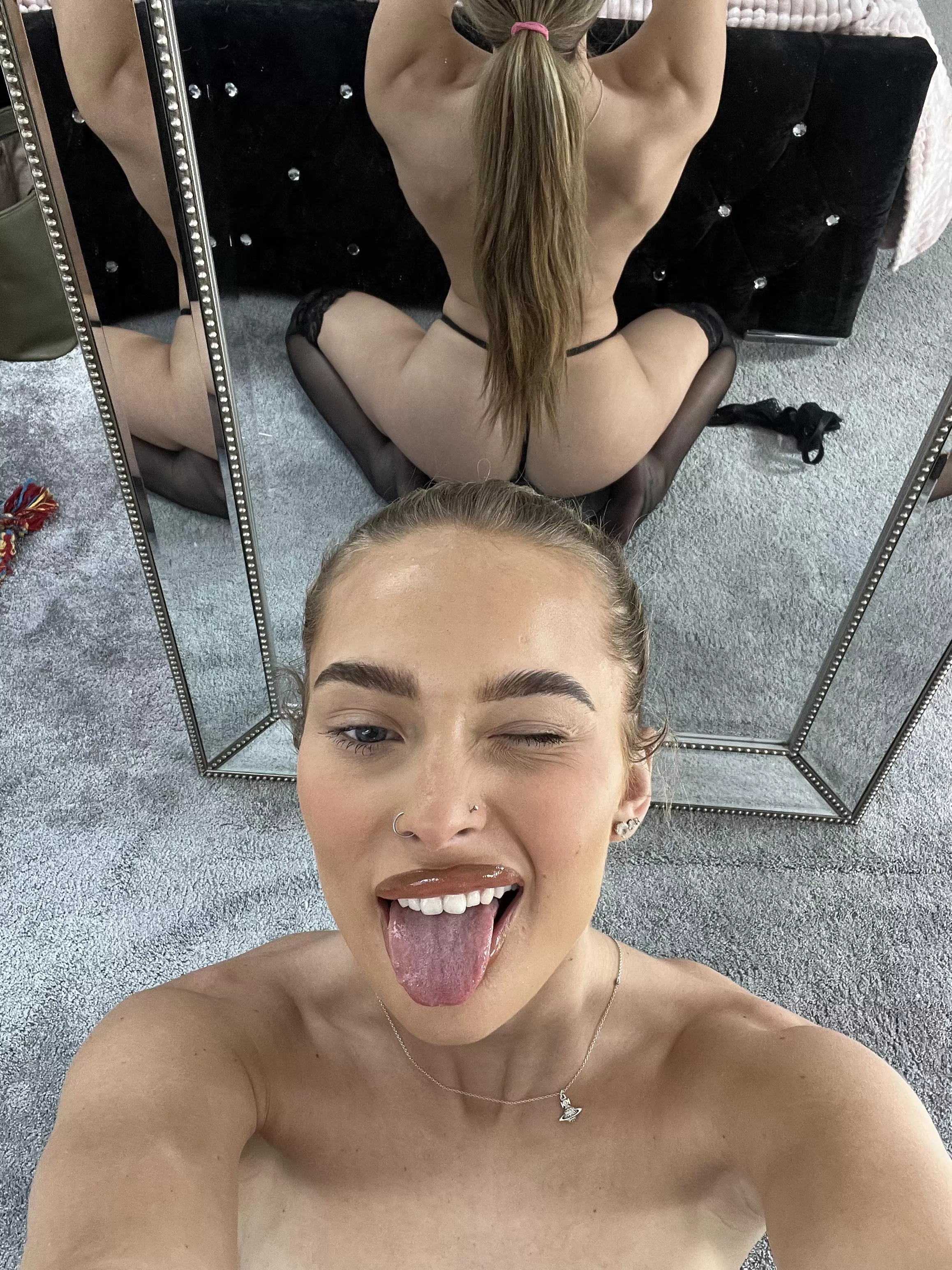 👅👅