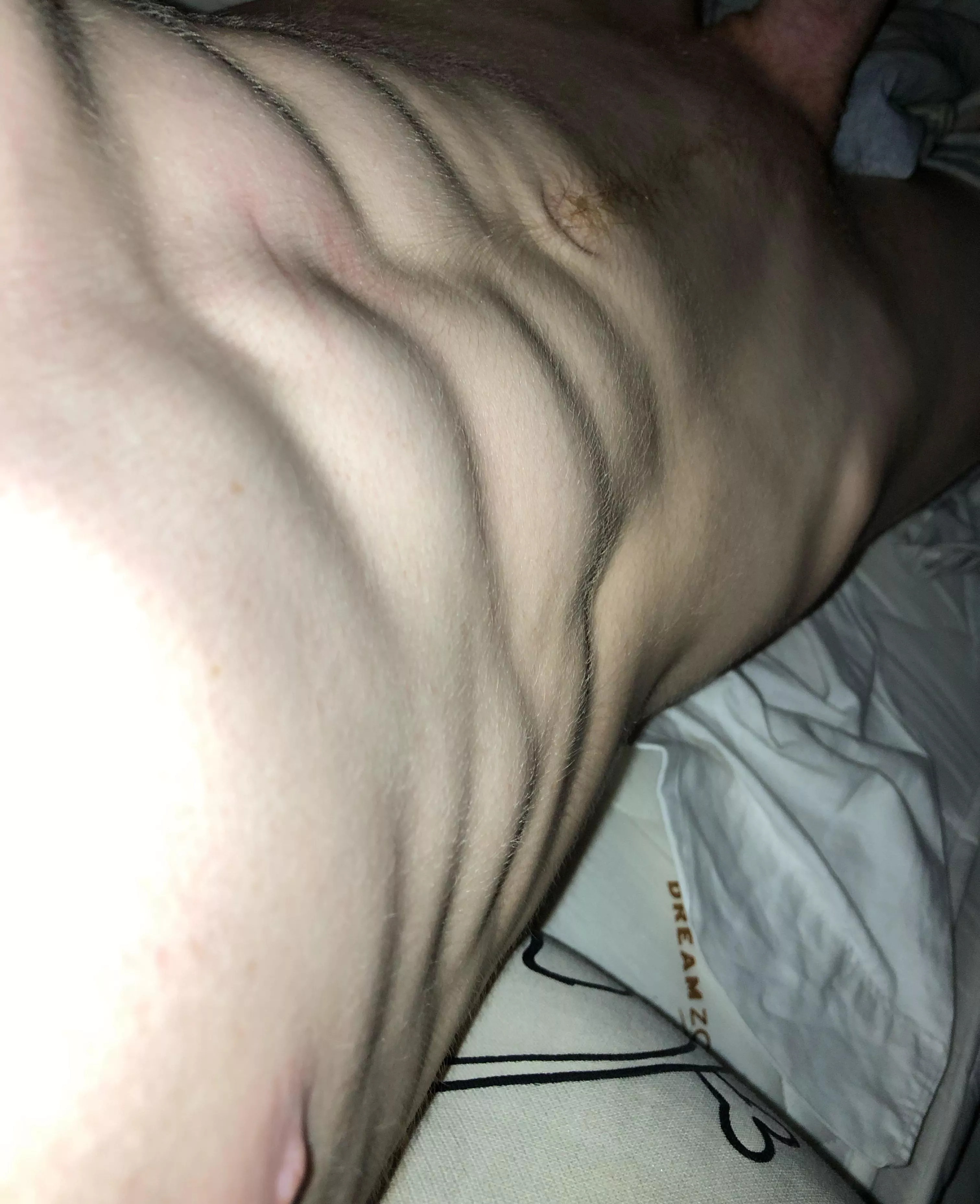 18 from Sweden looking for hot dudes. Hmu with Face @shoomo_1