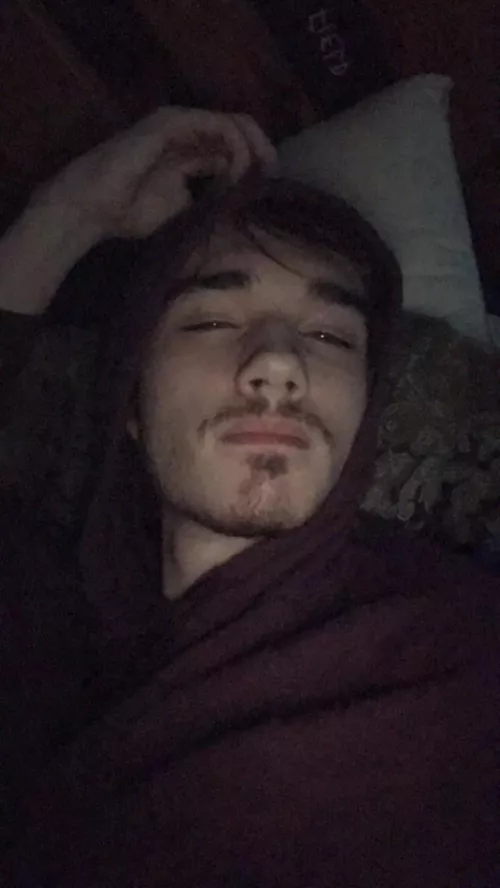 19m hmu with a face pic for my snap