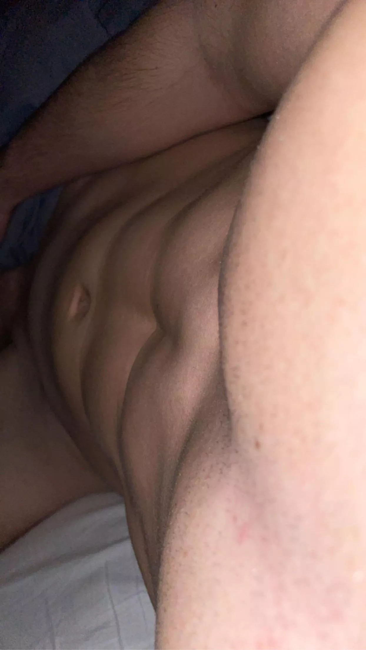 20 smooth fit. Looking for hung top (dom+). Add bmsmooh