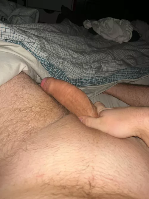 21 Australia 🇦🇺 thick hung uncut dick. After someone to help me cum. Thickdaus