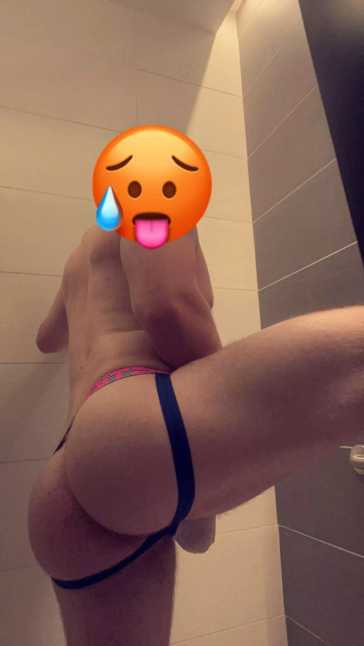 21 years old. Weight lifting and runner ❤️ eater of too much food 😂