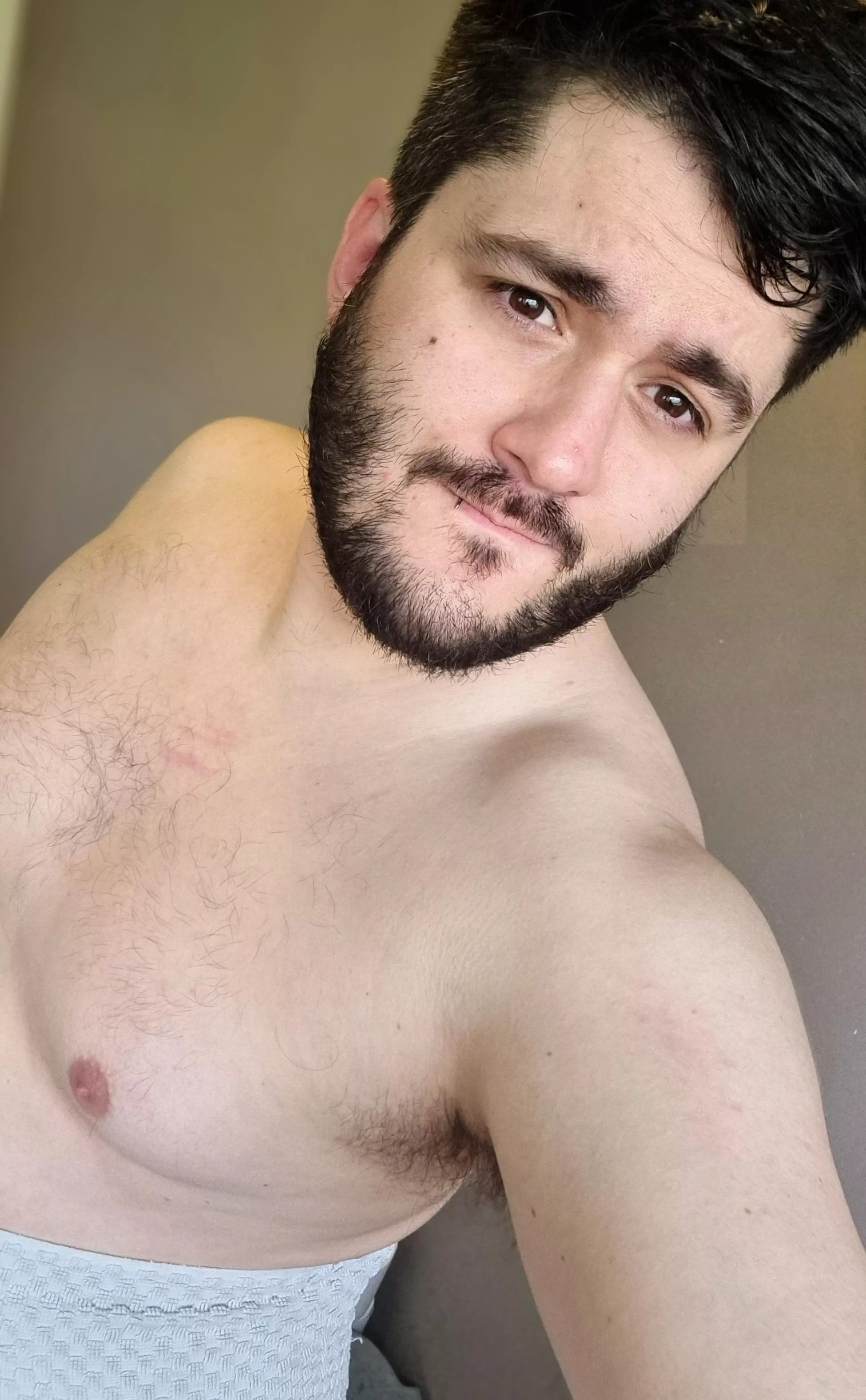 32 UK! Got the rest of the week of and can't decide what to play in these days :p what are you playing?