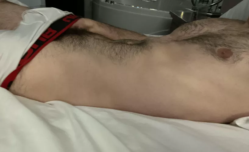 40 fit Canadian, trade pics/vids with other fit younger (over 18)