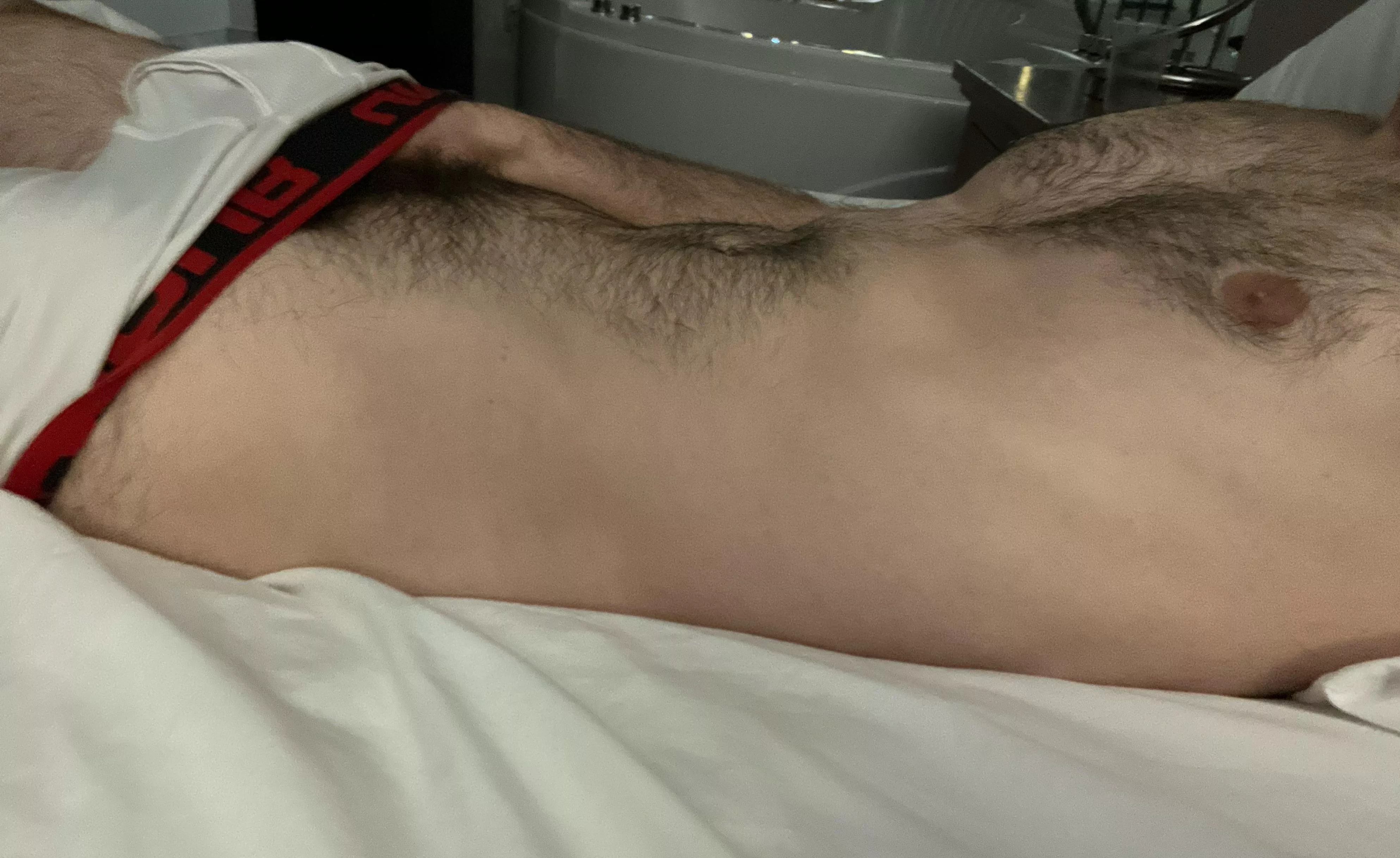 40 fit Canadian, trade pics/vids with other fit younger (over 18)