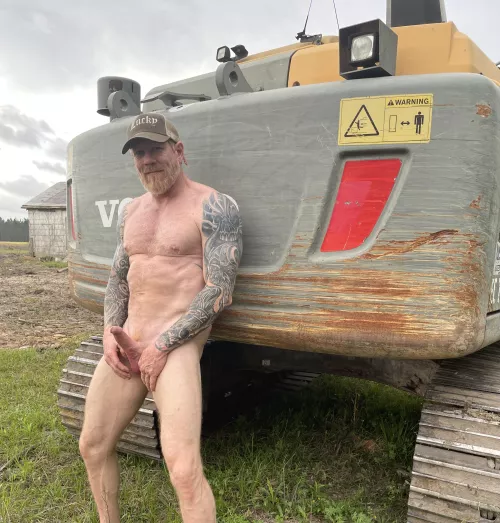 Big equipment pose (49) Georgia