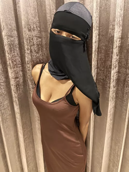 Does this dress look good on me?