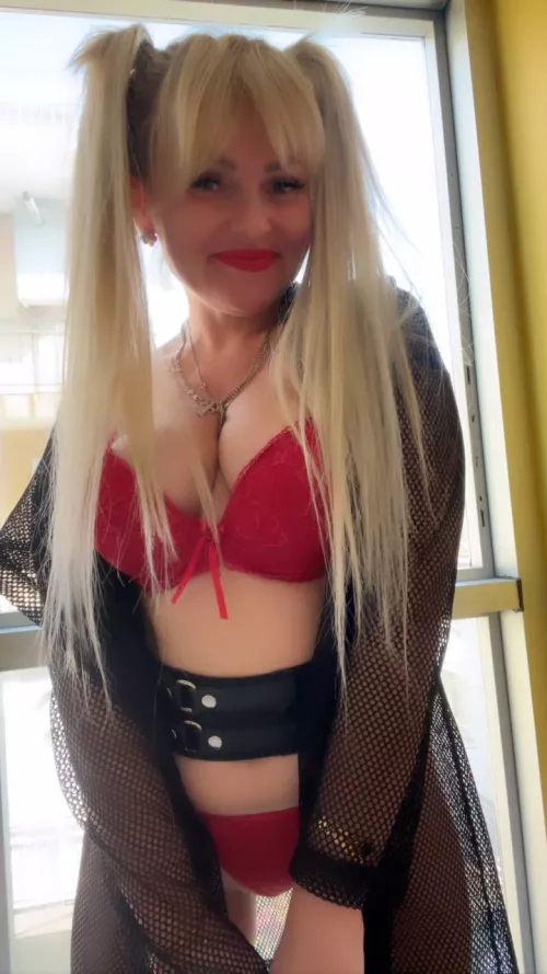does this sexy red lingerie suit me?:)