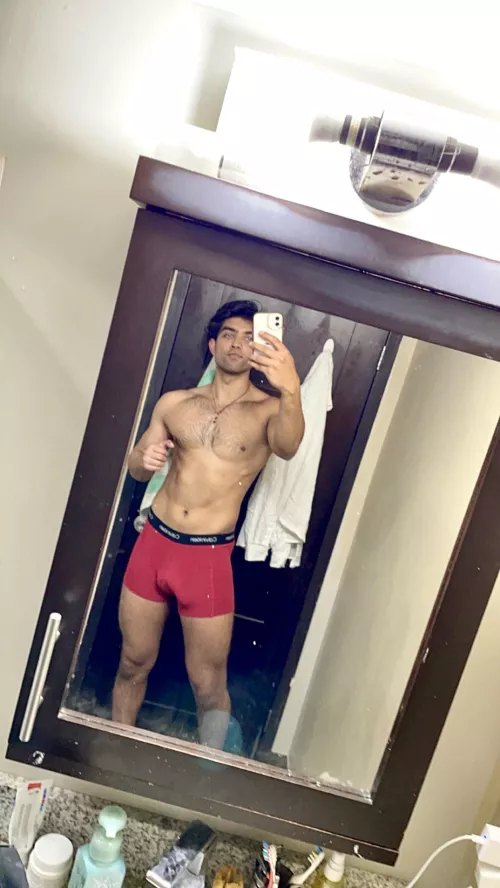 Exposing the bulge, who likes it ? 😜