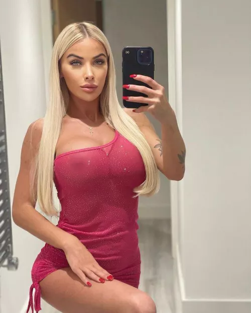 her eyes are up there