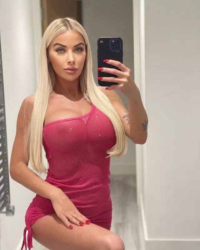 her eyes are up there