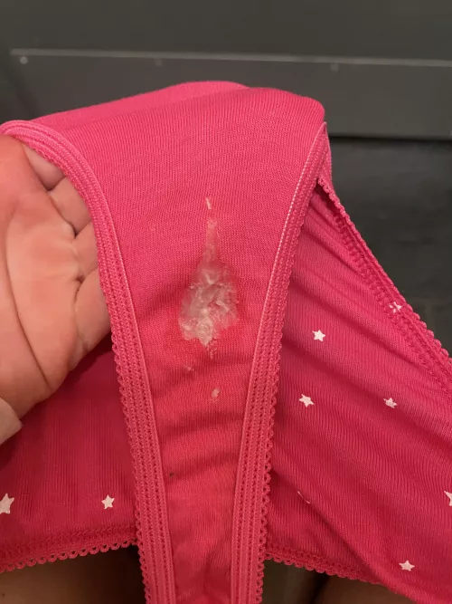 Hi, I’m Aurora! How cute is this new thong? dirty already😍