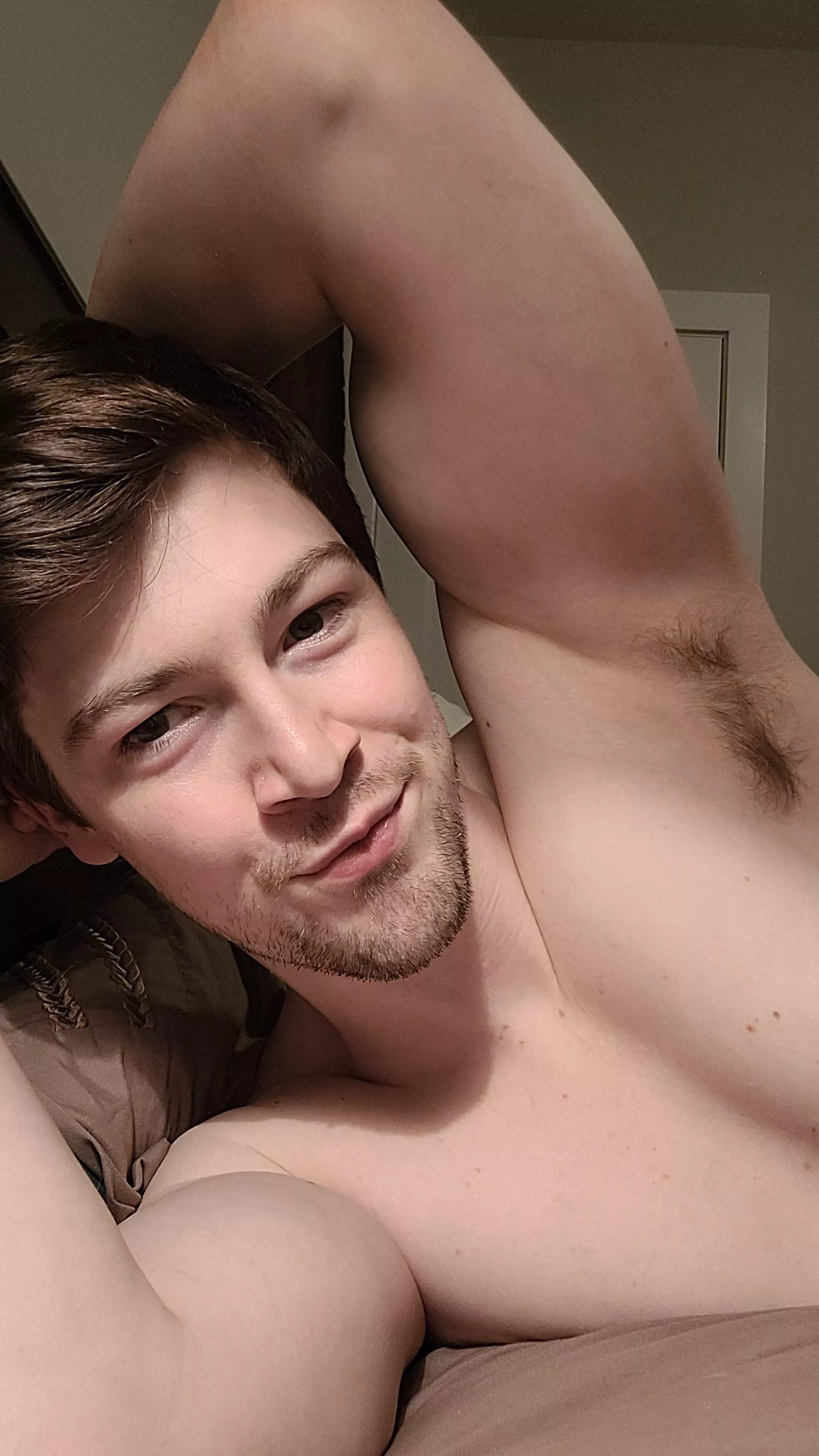 Hold onto my bicep and lick every drop of sweat as your tongue drags up the narrow trail of my armpit hair. I want your face buried in it so my scent can travel deep into your nose 😈