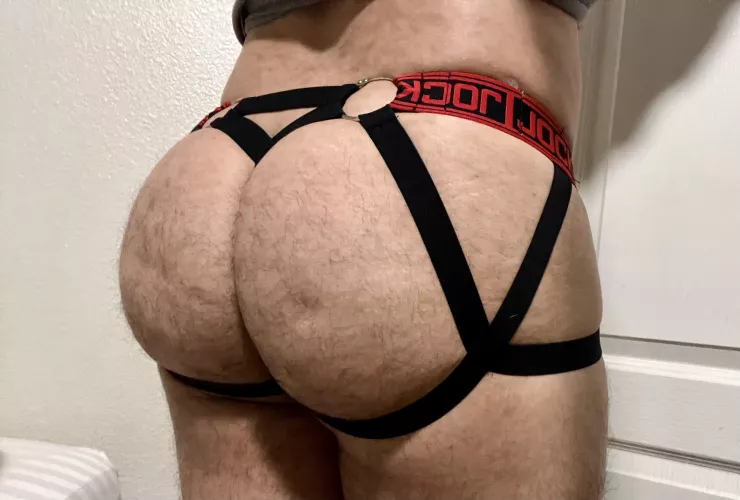 I always “stay strapped” 😈🍑