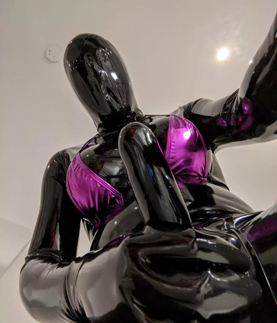 I have a gf but cant get enough of this 🥵