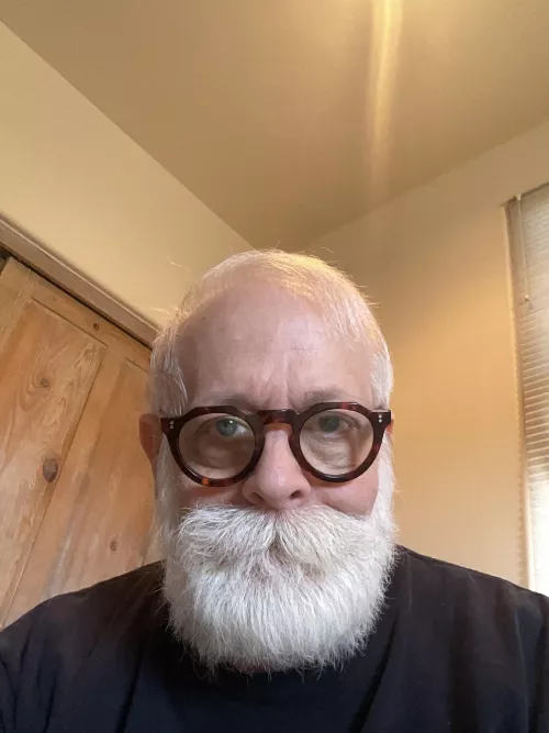 I Love To Kiss Another Man With A Beard